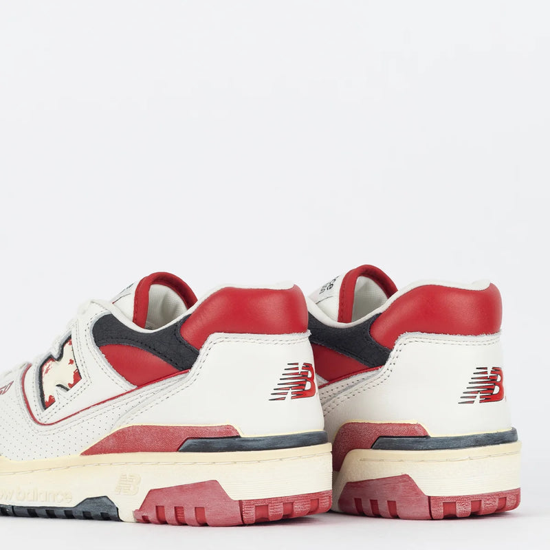 Tênis New Balance 550 Sea Salt Red