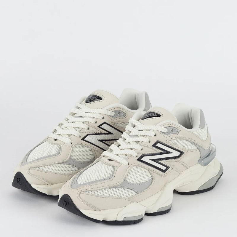Tênis New Balance 9060 Branco Off Cinza