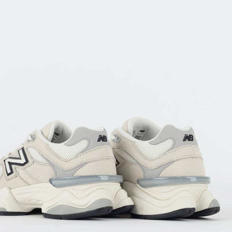 Tênis New Balance 9060 Branco Off Cinza