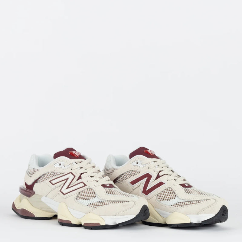 Tênis New Balance 9060 Bege Bordo