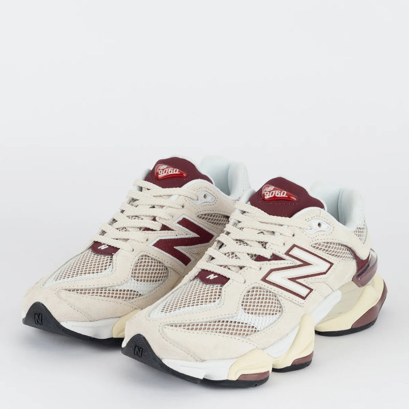 Tênis New Balance 9060 Bege Bordo